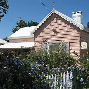 https://rosemoore-bed-breakfast.hotelsperth.org